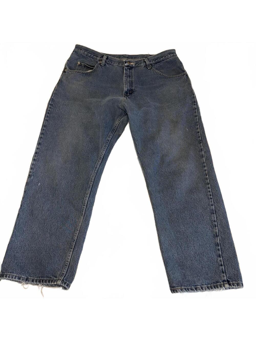 Wrangler Classic Relaxed Fit 38 x 29 Men’s Medium Wash Blue Denim Work Jeans